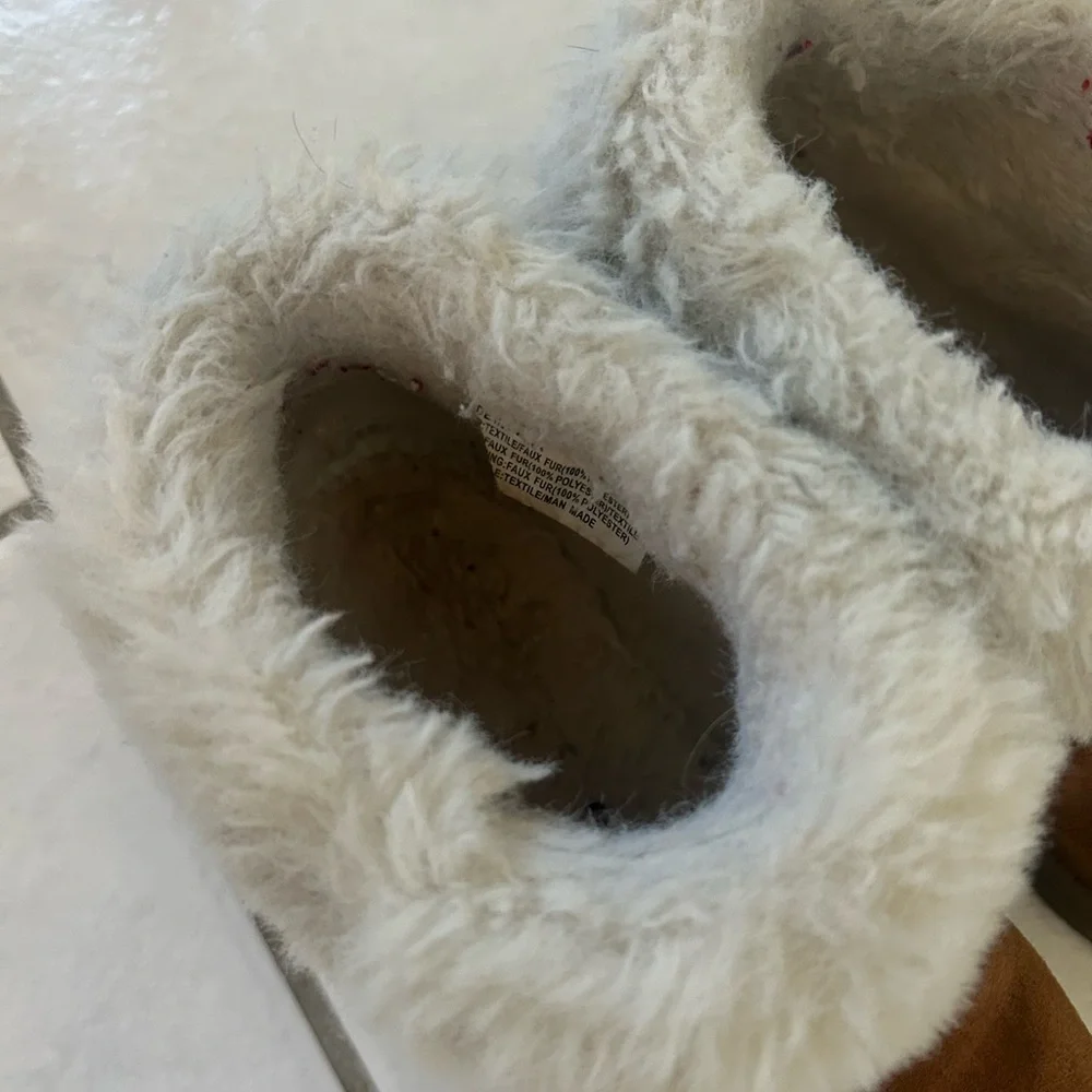 SO stylish chestnut